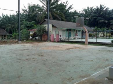 The basketball court shared by Rantau Panjang residents.