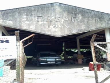 The only pasar pagi in Rantau Panjang where most villagers buy fresh food. There is a small morning market in the village.