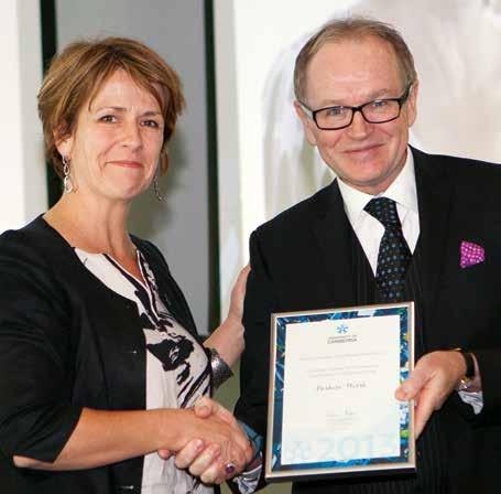 EDUCATion TeAChiNG awards Two University staff members were awarded national Citations for Outstanding Contribution to