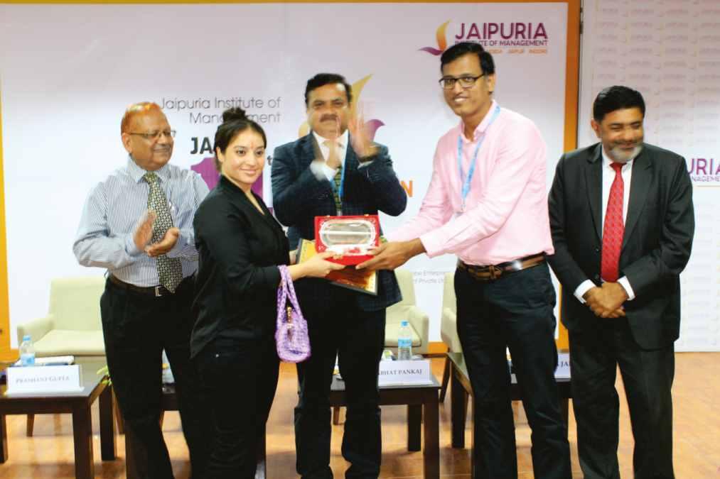 ALUMNI FELICITATIONS ON TH 11 FOUNDATION DAY OF JAIPURIA JAIPUR Jaipuria Institute of Management, Jaipur celebrated its 11th Foundation day