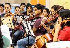 standing out unah Chamber Orchestra In 1977, under the leadership of the Rector Jorge Arturo Reina, the Art Department as well as the Chamber Orchestra at UNAH were created, directed at the time by