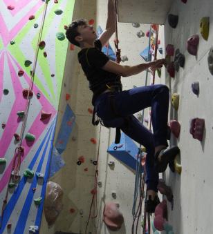 CLIMBING TEAM SEEK SELECTION FOR NATIONAL CHAMPS 15 Army and Air Force cadets spent the afternoon at Boulders Climbing Centre working towards team selection recently.